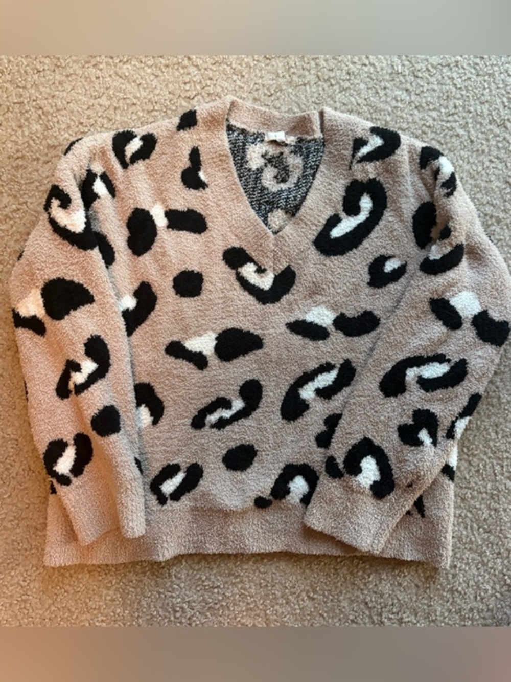 entro Leopard-Print V-Neck Sweater in Beige, Black, White